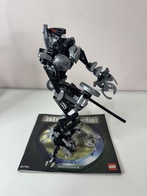 Bionicle Titans Warrior:  Roodaka 8761 with Manual. Complete . 2 Spinners.