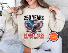 Retro USA Sweatshirt Vintage American Flag Patriotic Crewneck Pullover