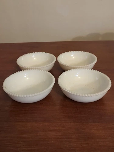 4 Vintage BEADED EDGE Westmoreland Milk Glass Dessert Fire BERRY BOWLS Set C