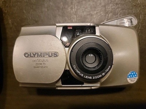 Olympus Infinity Stylus Zoom 70 Quartzdate 35mm Point & Shoot Film Camera - Picture 2 of 12
