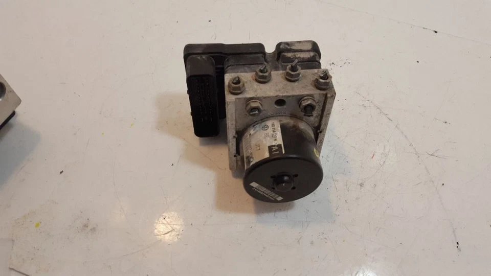 Bomba ABS VIN K octavo dígito compatible con Volkswagen Golf GTi Rabbit Jetta 2008 Foto 3 de 4