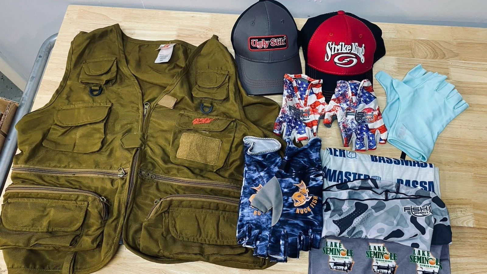 Fishing Gear Lot. Fishing Vest, 2 Caps, 3 Pairs Of Gloves, 3 Gaiters
Opens in a new window or tab