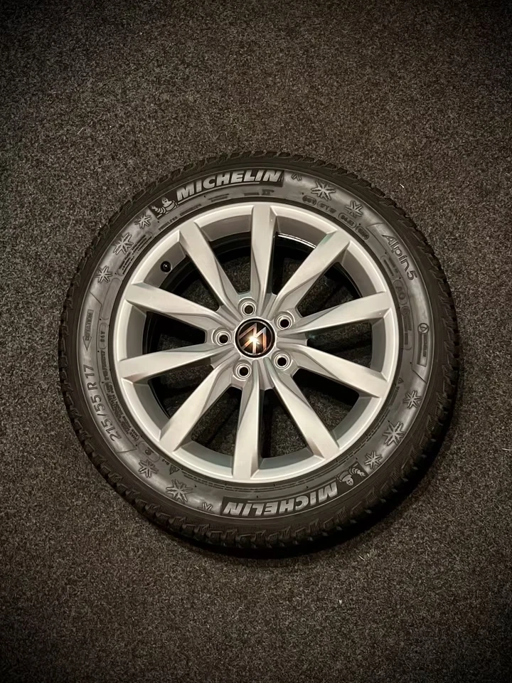 VW T-Roc Dijon 17 Zoll Felgen Winterreifen Winterräder 5G0601025K - Bild 2 von 4