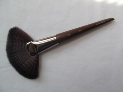 MAKE UP FOREVER professional WAVY 筆 New Make Up For Ever Professional Wavy Brush 134 Makeup Forever | eBay