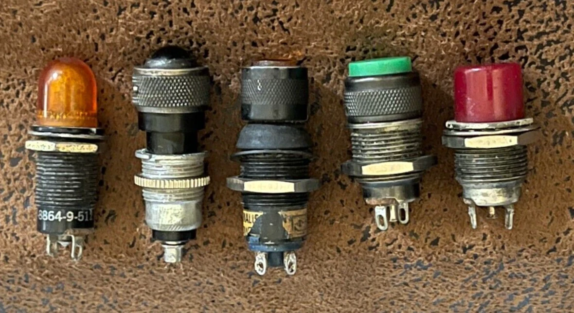 Lot of 5 Aviation Panel Indicator Lights 28 VDC Bulbs Dialco