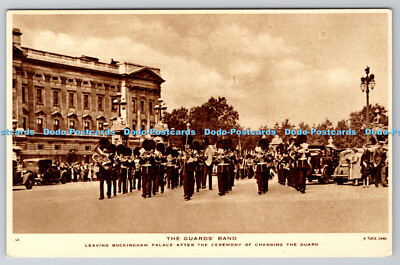 R751592 Die Wachkapelle verlässt den Buckingham Palace nach der Zeremonie der Veränderung