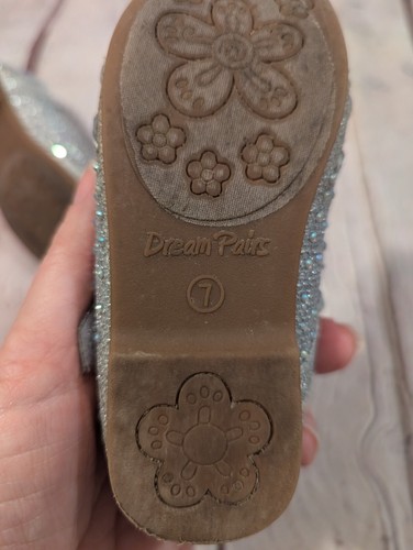 DREAM PAIRS Toddler Girls Size 7 Mary Jane Shoes Silver Sparkle - Picture 9 of 9