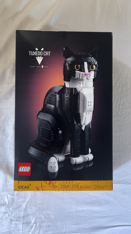 LEGO Ideas Tuxedo Cat 21349 New and Sealed