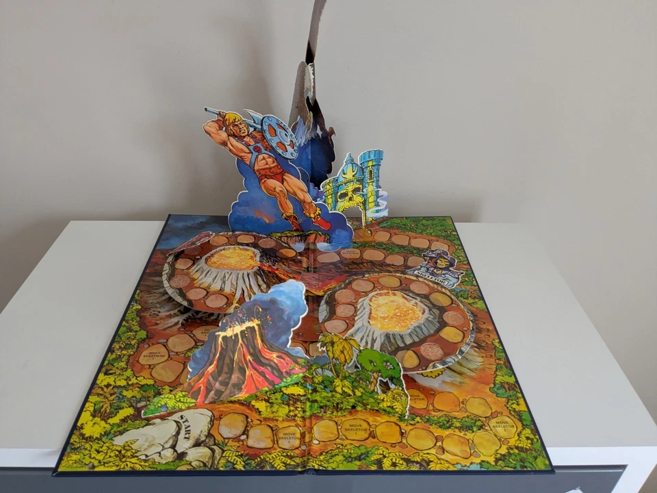 VINTAGE 1982 MATTEL MASTERS OF THE UNIVERSE HE-MAN POP-UP & PLAY BOARD GAME - Image 2 of 4