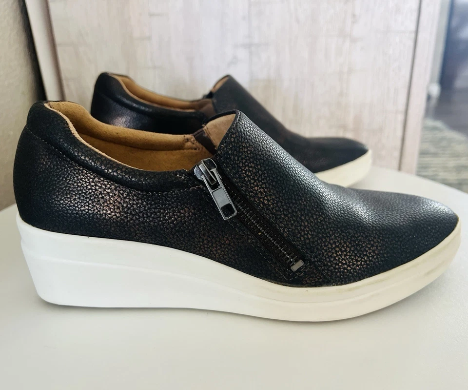 Women’s Naturalizer Wedge Tennisshoe Sneaker Dark Brown/Copper Snake Print 8W - Image 4 of 4