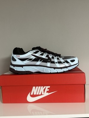 Nike P-6000 Unisex Sneaker Hellblau/Burgunderrot Gr. 44,5 NEU