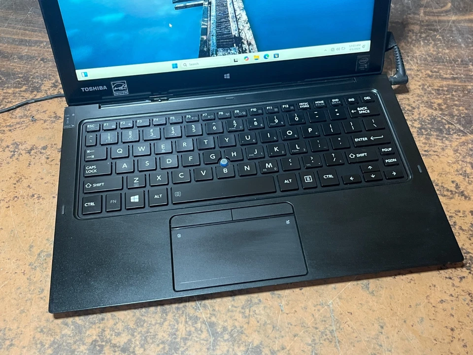 Tablet Laptop Toshiba Portege Z20T-B Win 11 Pro Intel M-5Y71 8GB RAM 256GB SSD Foto 2 de 4