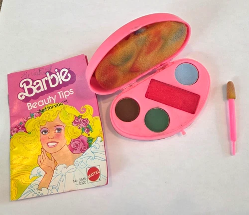 Vintage Barbie 1971 Make Up Compact Case & Beauty Tips booklet