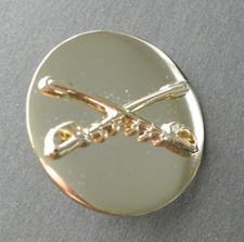 US ARMY CAVALRY SWORDS GOLD COLORED LAPEL HAT PIN BADGE 1 INCH