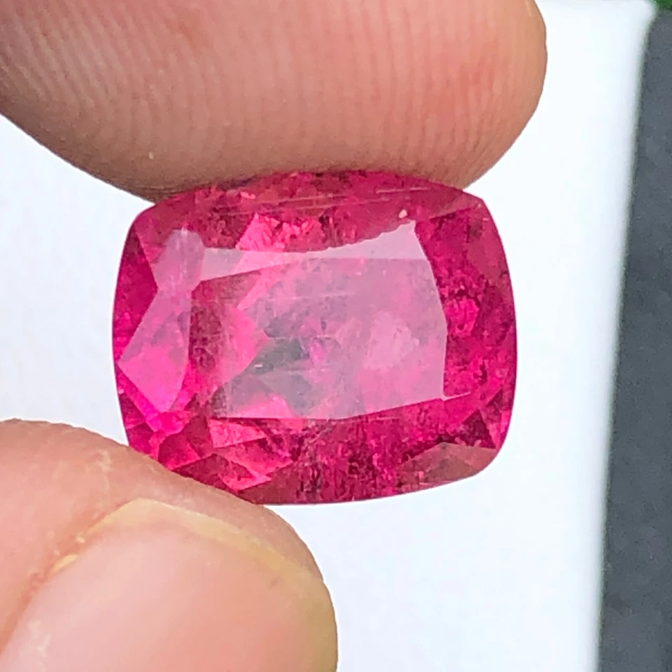 Natural Faceted Cushion Cut Vivid Pink Tourmaline Gemstone From Afghanistan - Image 3 of 4