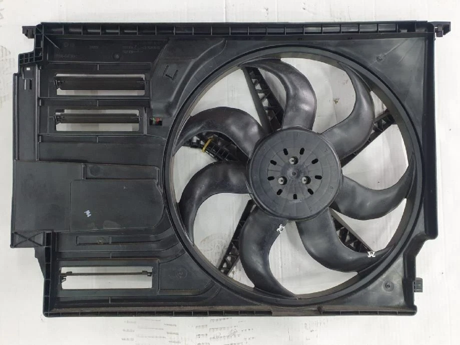 OEM BMW F45 F46 F55 RADIATOR CONDENSER COOLING FAN 300W 7617608  