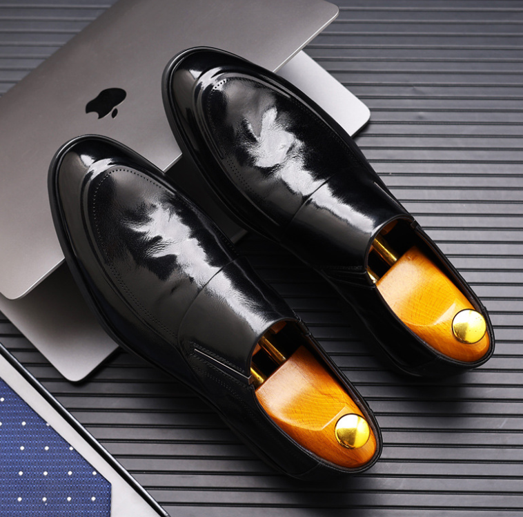 SAOLA Mocassini uomo punta tonda slip on eleganti pelle business casual scarpe matrimonio hot