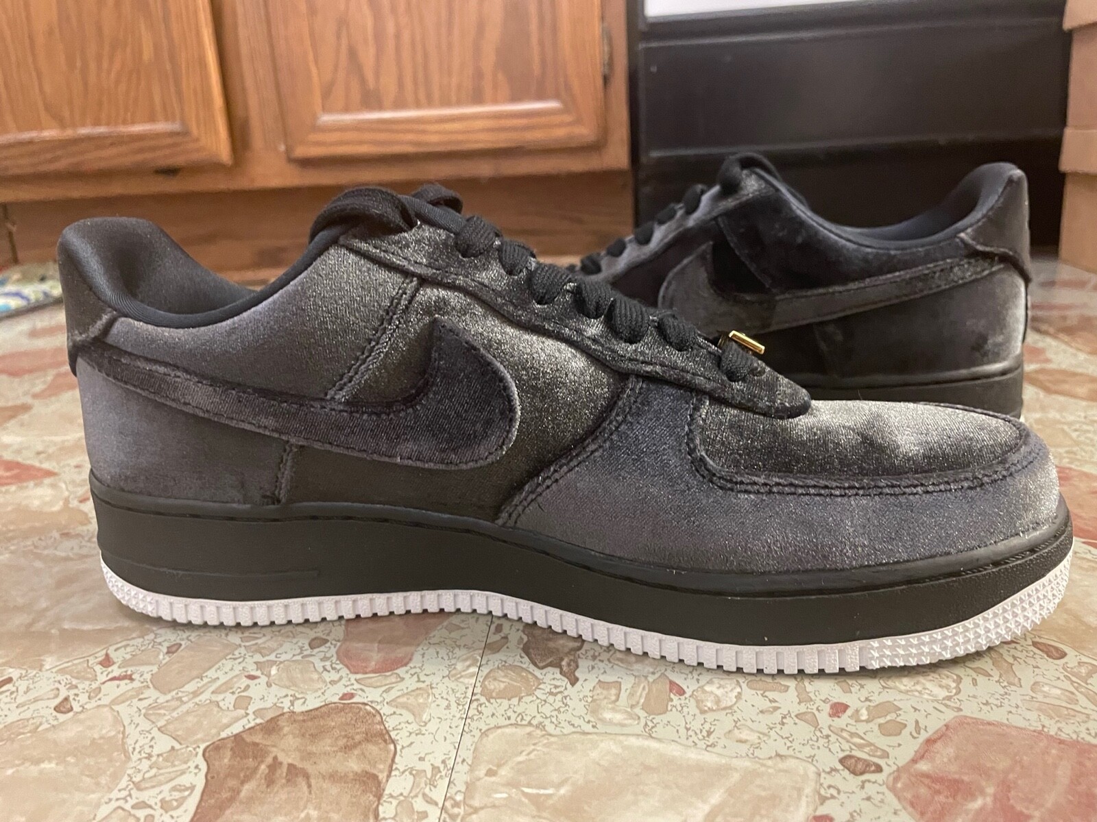 Size 9.5 - Nike Air Force 1 '07 QS 