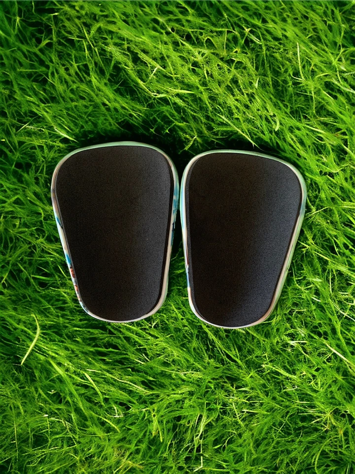 Messi Mini Shin Guards - Image 2 of 2