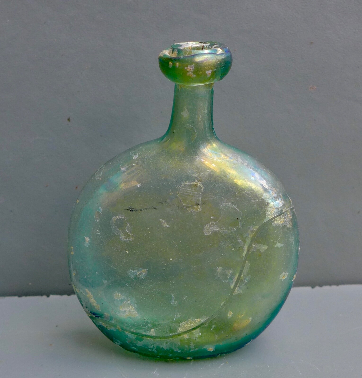 Nice Antique green glass medicine flattened body bottle, Dutch, 17th
