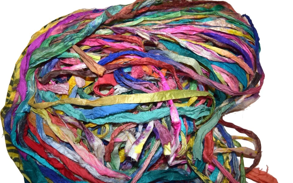 100 g Grab bag Recycled Sari Silk Ribbon Yarn Multicolored - Image 4 of 4