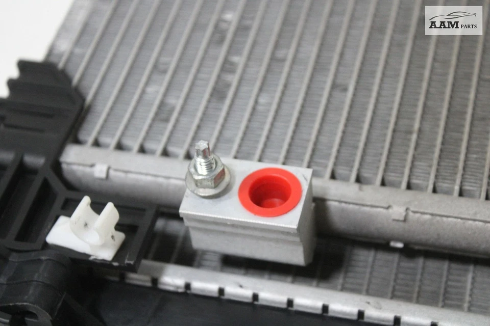 21-23 MITSUBISHI OUTLANDER SPORT RADIADOR DE REFRIGERACIÓN CON CONDENSADOR Y CUBIERTA DE VENTILADOR OEM Foto 4 de 4