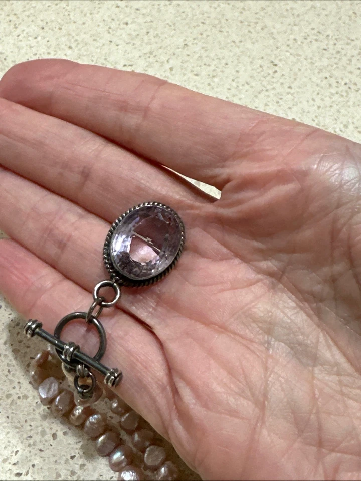 Collar de madreperla rosa de 16 pulgadas con cierre de palanca de ley y amatista Foto 4 de 4