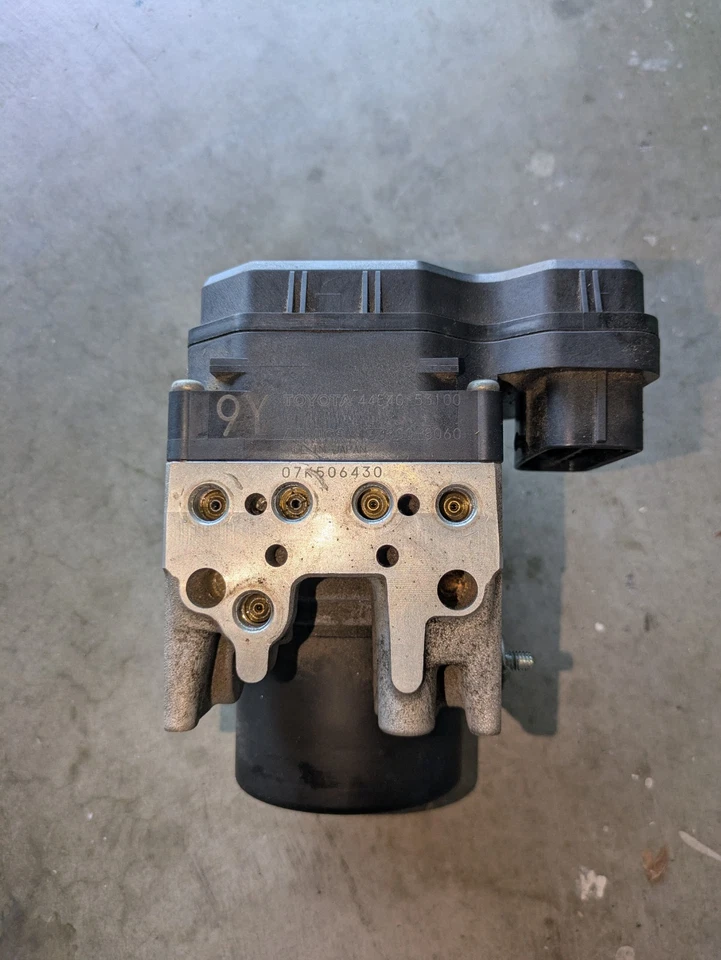 Controlador bomba freno antibloqueo ABS LEXUS IS-F 08-12 44540-53100, 133800-8060, Foto 2 de 4