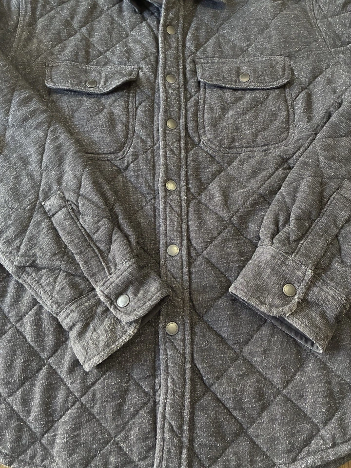 Chaqueta acolchada a presión American Eagle vintage para hombre talla mediana color negro polar Foto 4 de 4