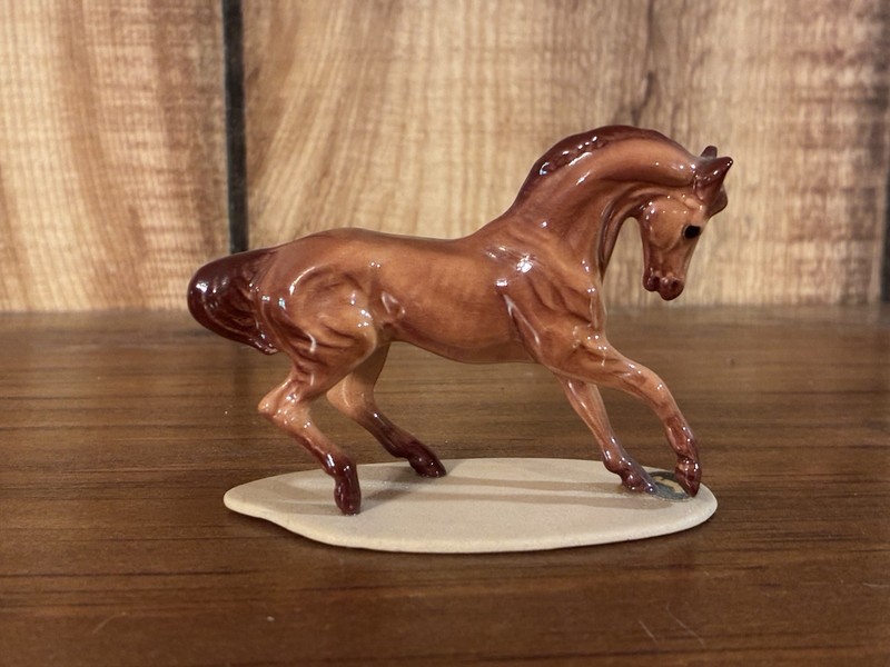 Hagen Renaker Miniature THOROUGHBRED ON BASE #A-2084