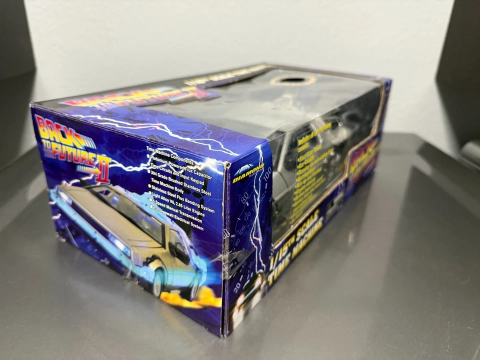 1/15 DIAMOND SELECT BACK TO THE FUTURE PART II TIME MACHINE LIGHTS & SOUNDS - Image 2 of 4
