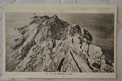 CPA '' LA POINTE DU RAZ - Le Phare au fern 