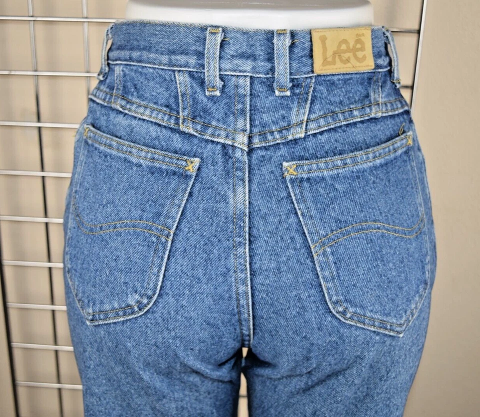 Винтажные джинсы Lee W26 L26 80-е синие вареные с высокой талией сужающиеся приталенные сделано в США - Изображение 3 из 4