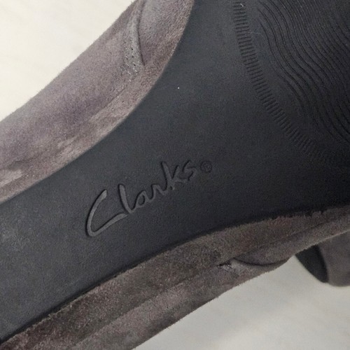 Clarks collection soft cushion womens grey suede booties size 9.5 - Picture 4 of 8