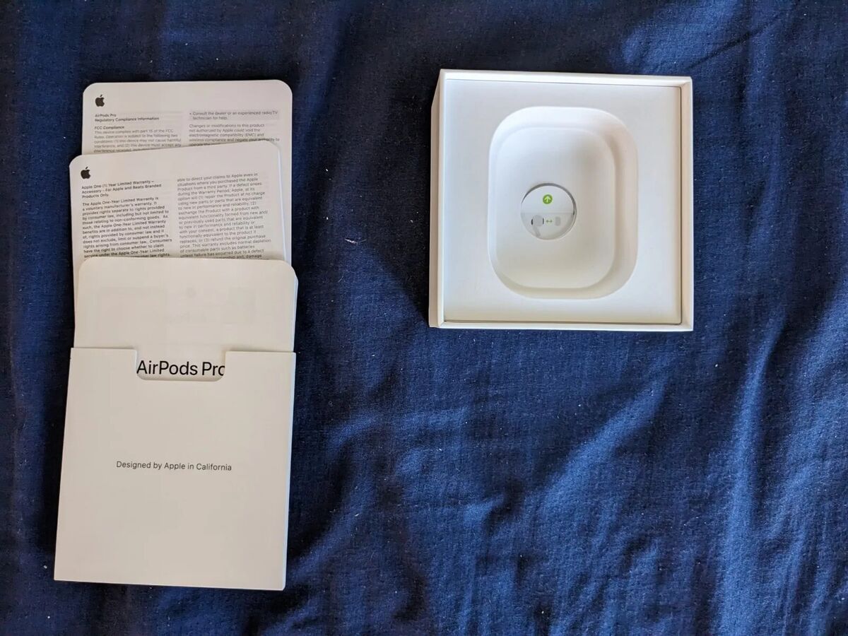 Apple Airpods Pro 1st generation **Box only** with earbuds