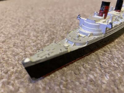 船・ボート Triang MINIC R.M.S. M-703 QUEEN MARY Triang Tri-ang Minic Ships Model M703 Queen Mary for sale