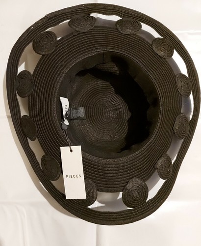 Ladys Hat - Picture 6 of 7