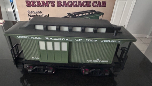 Decantador de tren de vagón de equipaje Jim Beam de colección - 4º en serie de coleccionista - Imagen 2 de 8