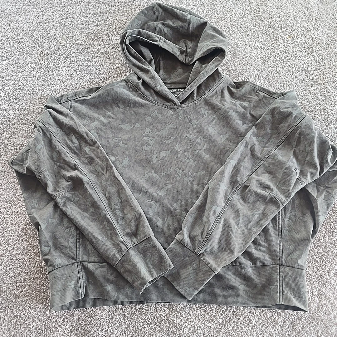 ATHLETA Olive Green Camo Farallon Cropped Stretch Hoodie Sweatshirt Sz LT Y2K