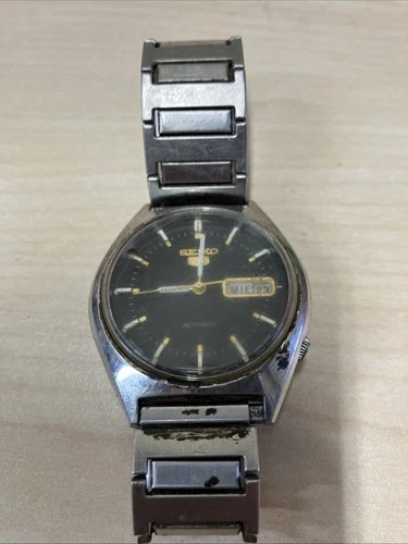 Vintage Seiko 5 Mens Watch Automatic Day/ Date  6309-8679