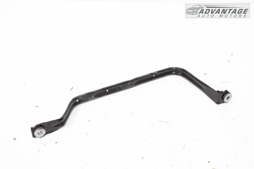 AUDI A4 QUATTRO 2017-2023 2,0 L tanque de combustible lado izquierdo soporte correa OEM Foto 3 de 4