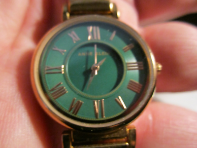 ANNE KLEIN WATCH ROSE GOLD TONE BAND GREEN DIAL RUNS GREAT  display picture 3