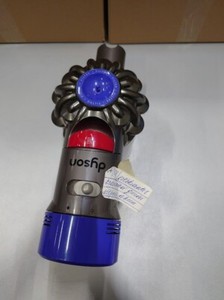 Dyson V7/V8 Kabelloser Staubsauger - Gebraucht, Schwacher Akku, Defektes Teil