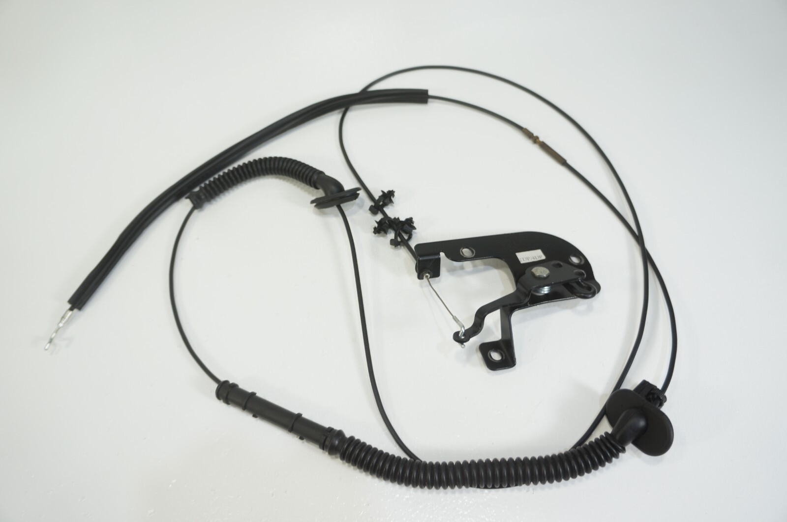 06-2012 Bentley Flying Spur Tailgate Boot Lid Lock Release Cable w Holder Oem