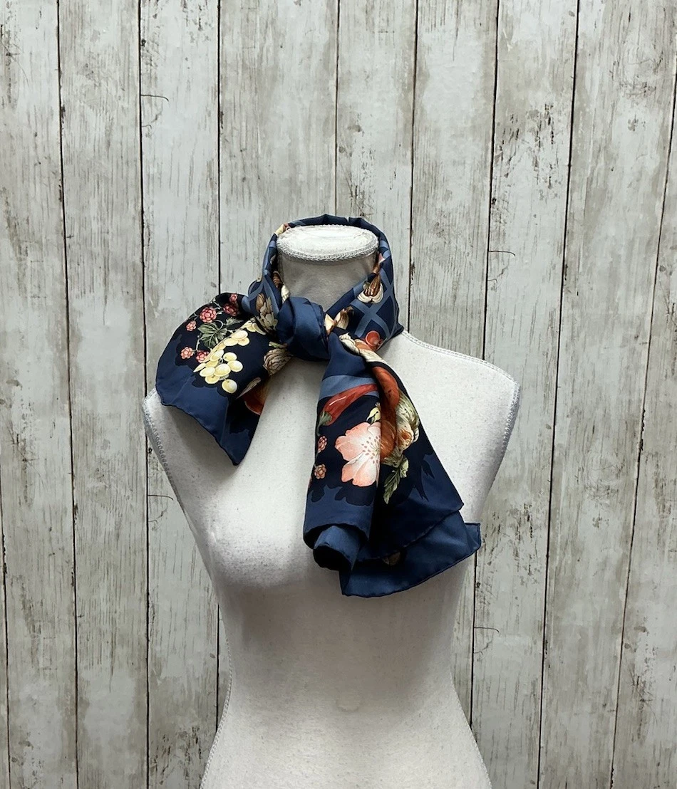超レアヴィンテージ★Ferragamo値下げ ★大判スカーフsilk100% Salvatore Ferragamo Silk Scarves & Wraps for Women with Vintage