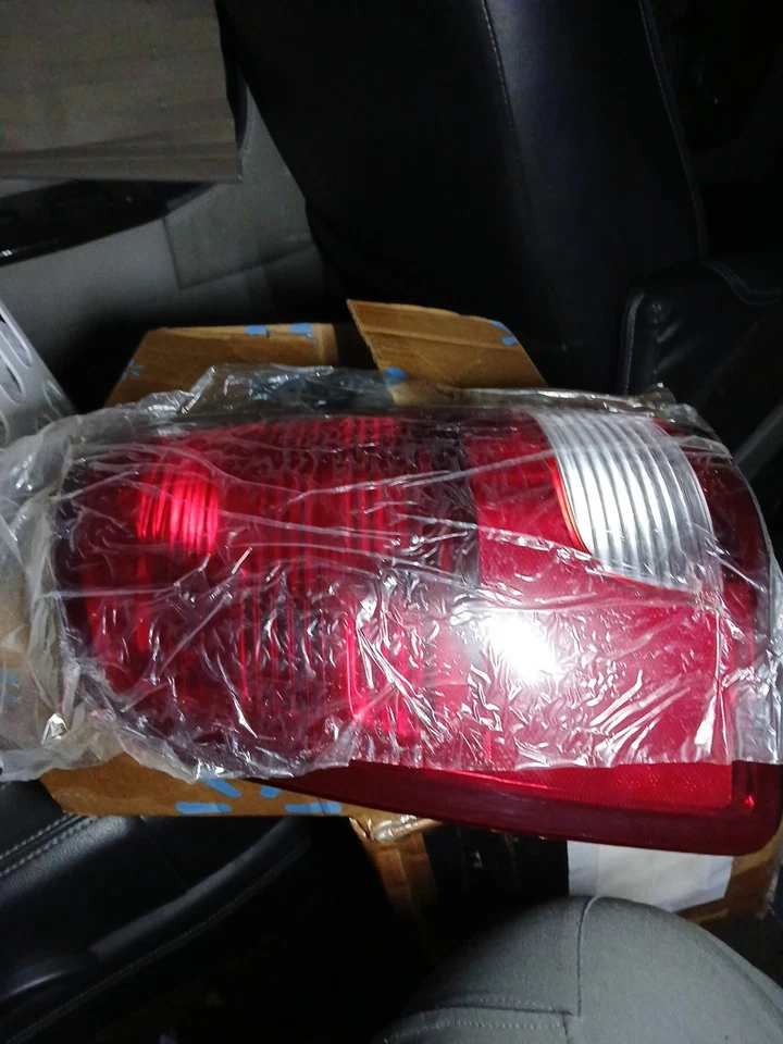 Luz trasera izquierda para Dodge Ram 3500 2011 2012 2013 doble Foto 2 de 4