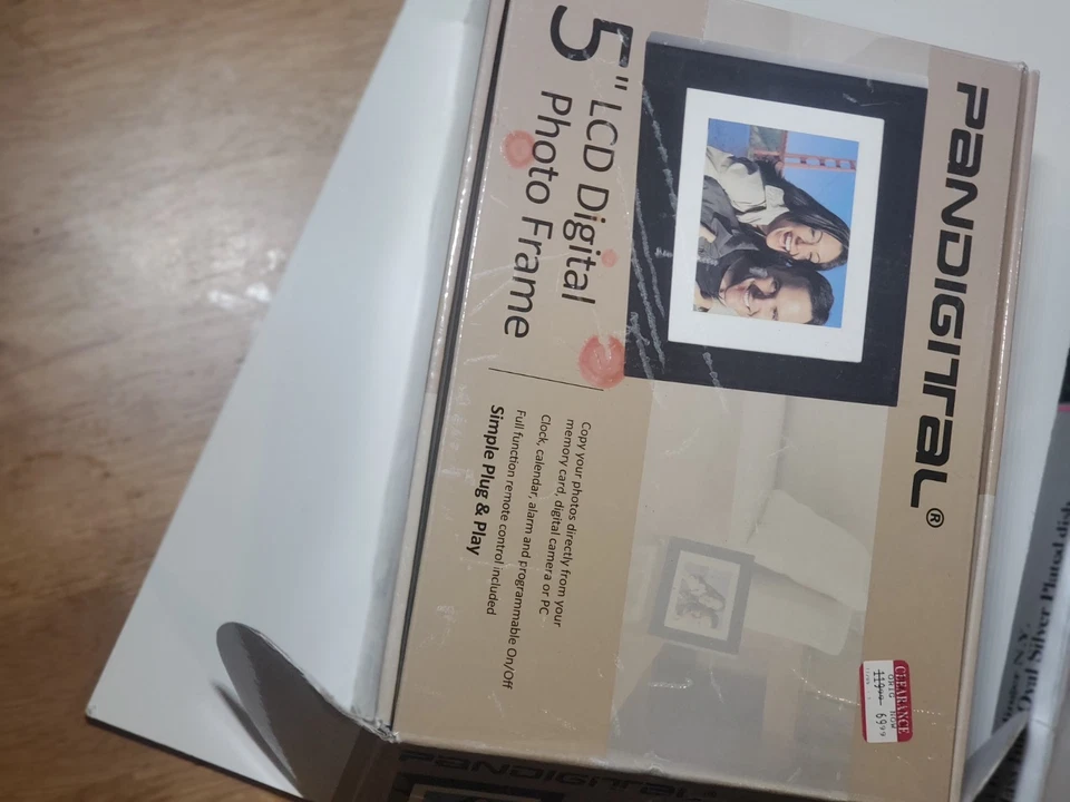 Pandigital  5-Inch Digital Picture Frame - Black PAN5000W02 - Image 2 of 2