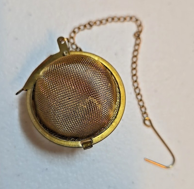 Gold Tone Tea Ball Infuser; Brass/Steel