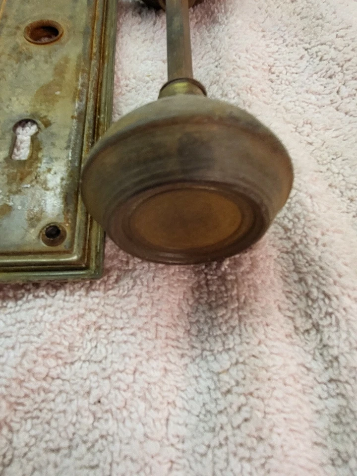 复古铁背板带匹配门把手 — 第 4/4 张图片