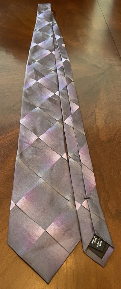 Kenneth Cole Reaction Purple 100% Silk Men’s Neck Tie Made In China - Image 3 of 4